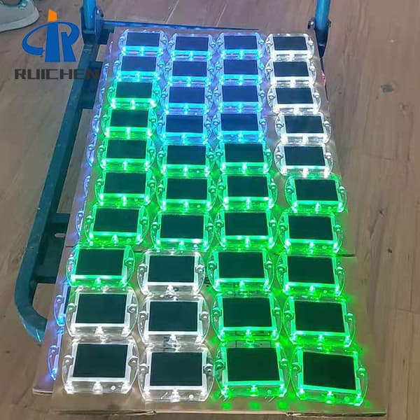 Green Solar Powered Stud Light For Walkway In Uae